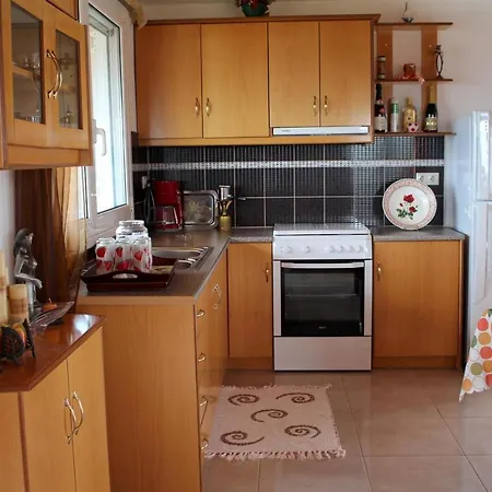 Apartment Akrojali Kómboi