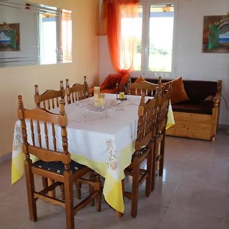 Apartment Akrojali