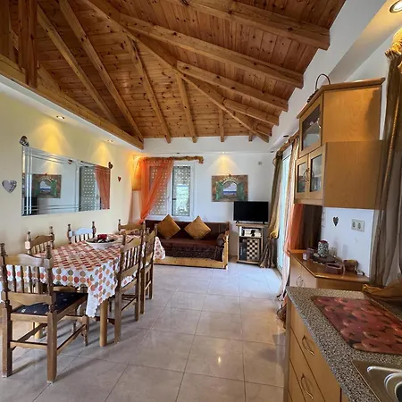 Apartment Akrojali