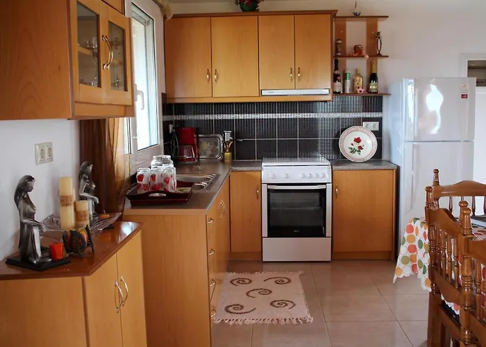 Apartment Akrojali Kómboi