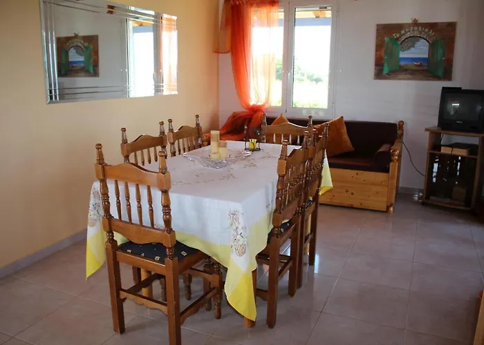 Apartment Akrojali